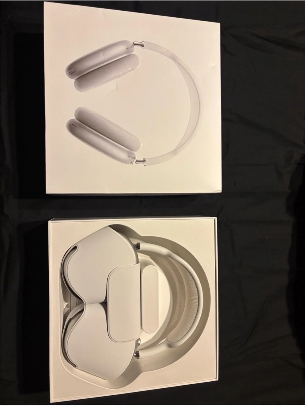 Apple AirPods Max White Over-Ear Headphones